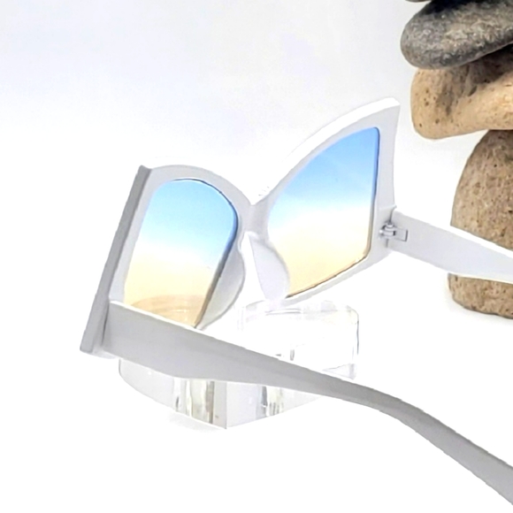 Hexxie Ultra White Sunglasses - Picture 3 of 4